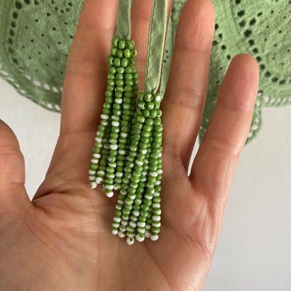 Farm Rio Pineapple Eyelet Shorts Green Drawstring Pockets Scalloped Hem L EUC - Picture 3 of 14